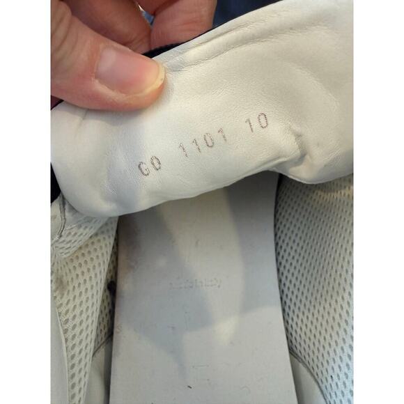 Athletic_Shoes
